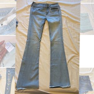Size 2 Regular AE Kickboot Jeans